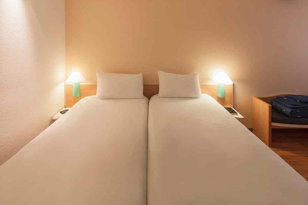 Готель Ibis Reims Тенке Номер фото