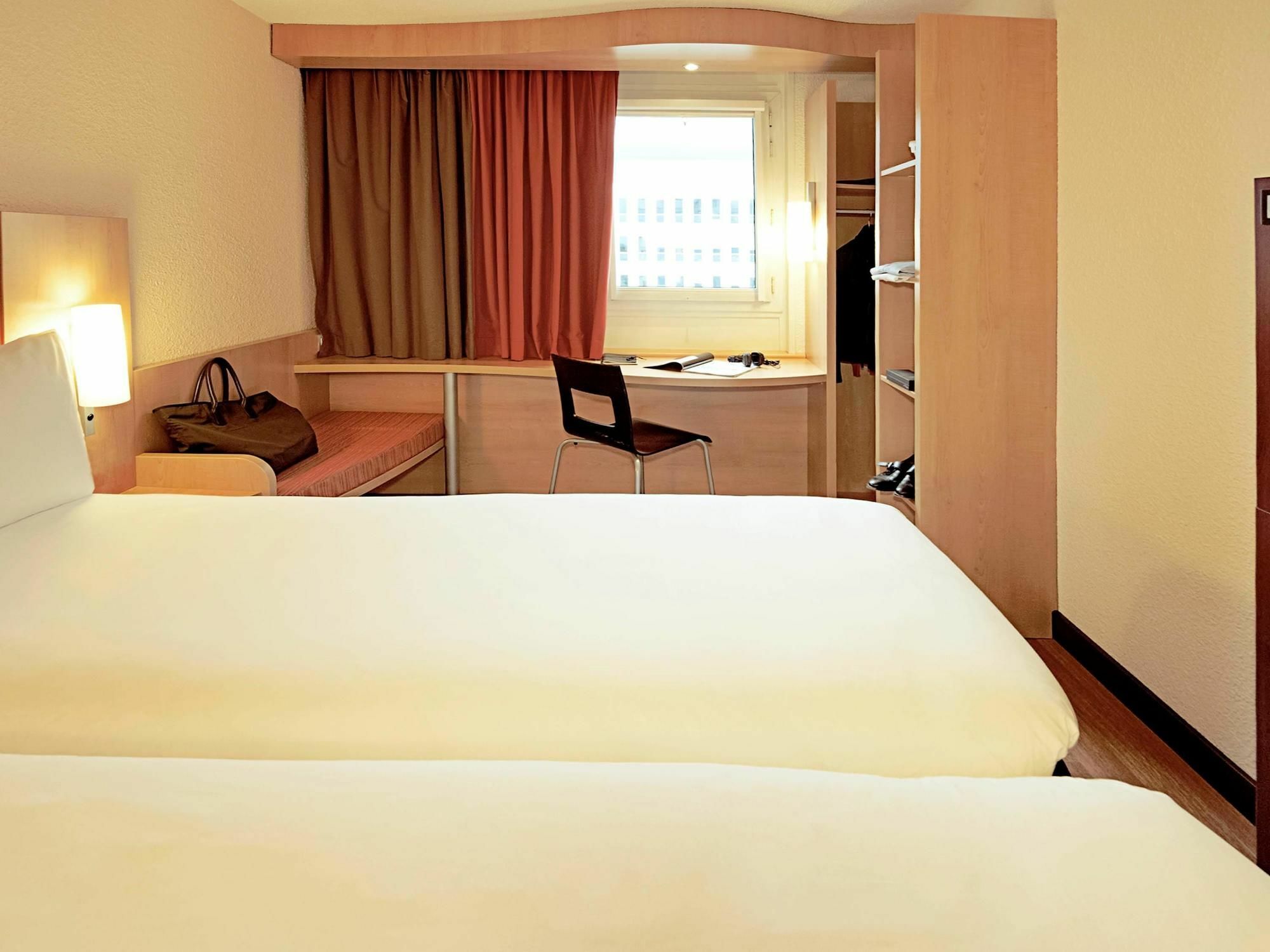 Готель Ibis Reims Тенке Екстер'єр фото